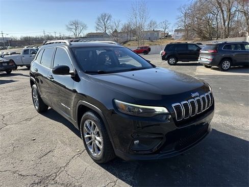 Used 2019 Jeep Cherokee Latitude Plus image 4