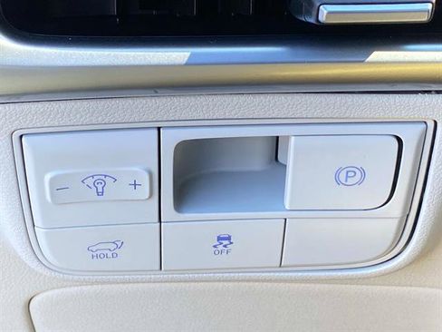 Used 2025 Hyundai Tucson Limited image 23