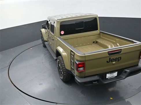 Used 2025 Jeep Gladiator Sport image 13