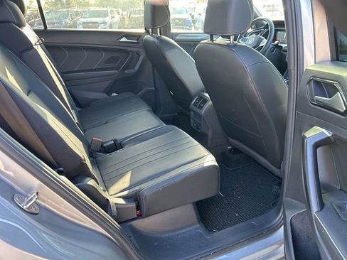 Used 2023 Volkswagen Tiguan SE R-Line image 9