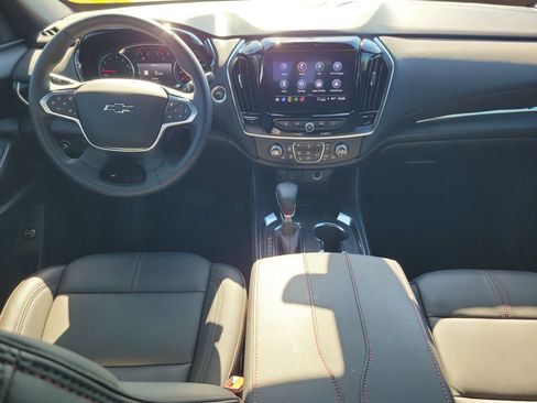 Used 2023 Chevrolet Traverse RS FWD image 11