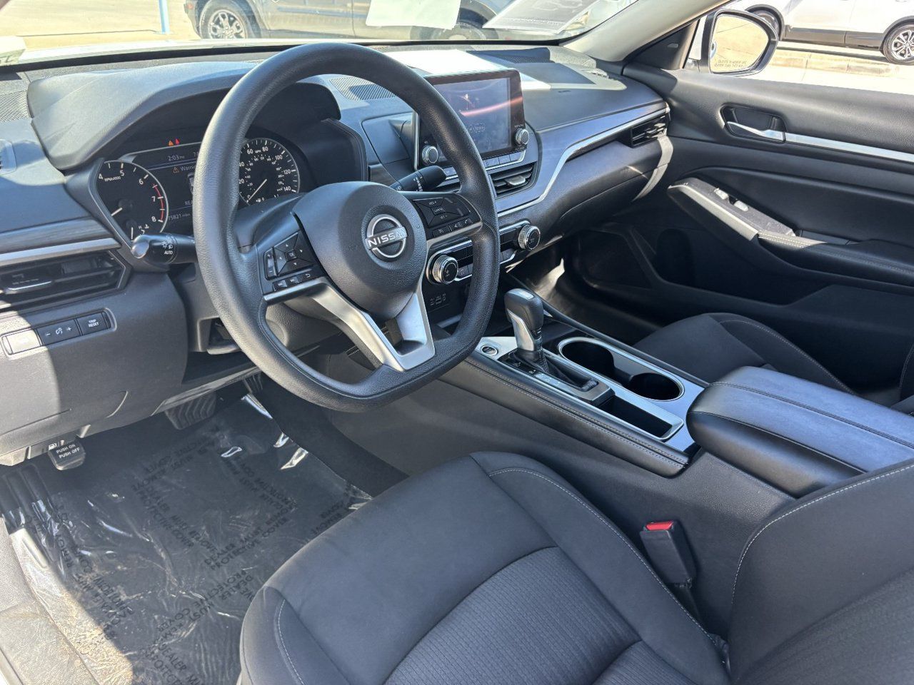 Used 2023 Nissan Altima 2.5 SV FWD image 16