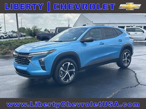 Certified 2025 Chevrolet Trax RS FWD image 1