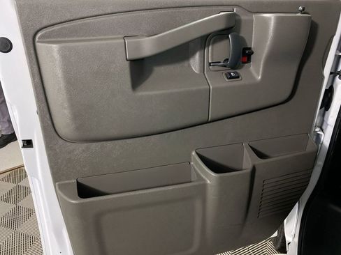 Used 2024 GMC Savana 2500 w/ Driver Convenience Package image 12