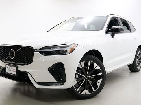 New 2026 Volvo XC60 B5 Plus w/ Climate Package AWD/4WD image 2