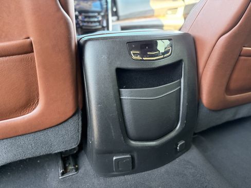 Used 2017 Cadillac Escalade Luxury image 29