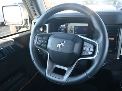 Used 2024 Ford Bronco Badlands image 11