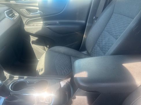 Used 2018 Chevrolet Equinox LT FWD image 18
