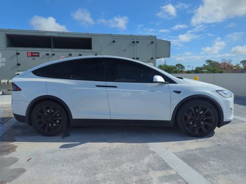 Used 2018 Tesla Model X P100D image 5