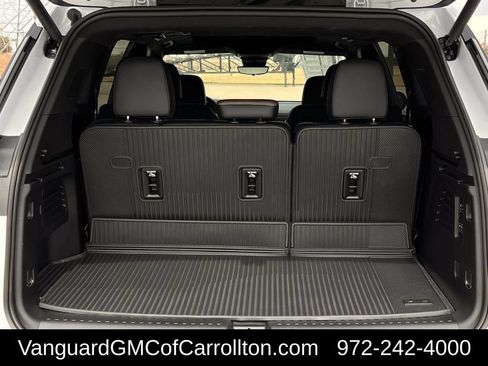 New 2026 GMC Acadia Denali Ultimate w/ LPO, Floor Liner Package AWD/4WD image 24