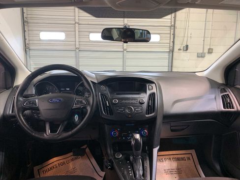 Used 2016 Ford Focus SE image 4