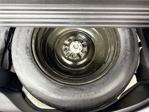 Used 2017 Toyota RAV4 XLE image 35