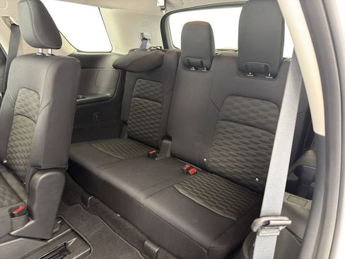 Used 2024 Nissan Pathfinder SV image 15