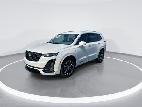 Used 2023 Cadillac XT6 Premium Luxury FWD image 5