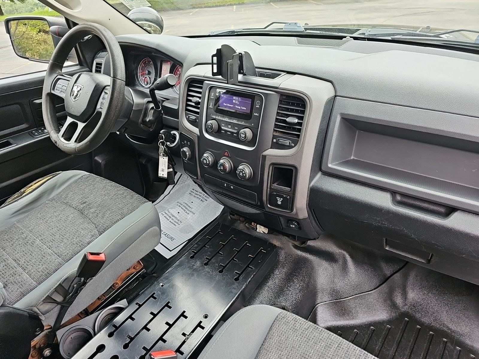 Used 2016 RAM 1500 4x4 Crew Cab image 14