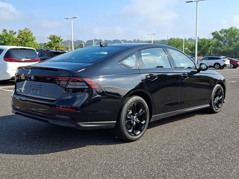 Used 2025 Honda Accord SE image 6