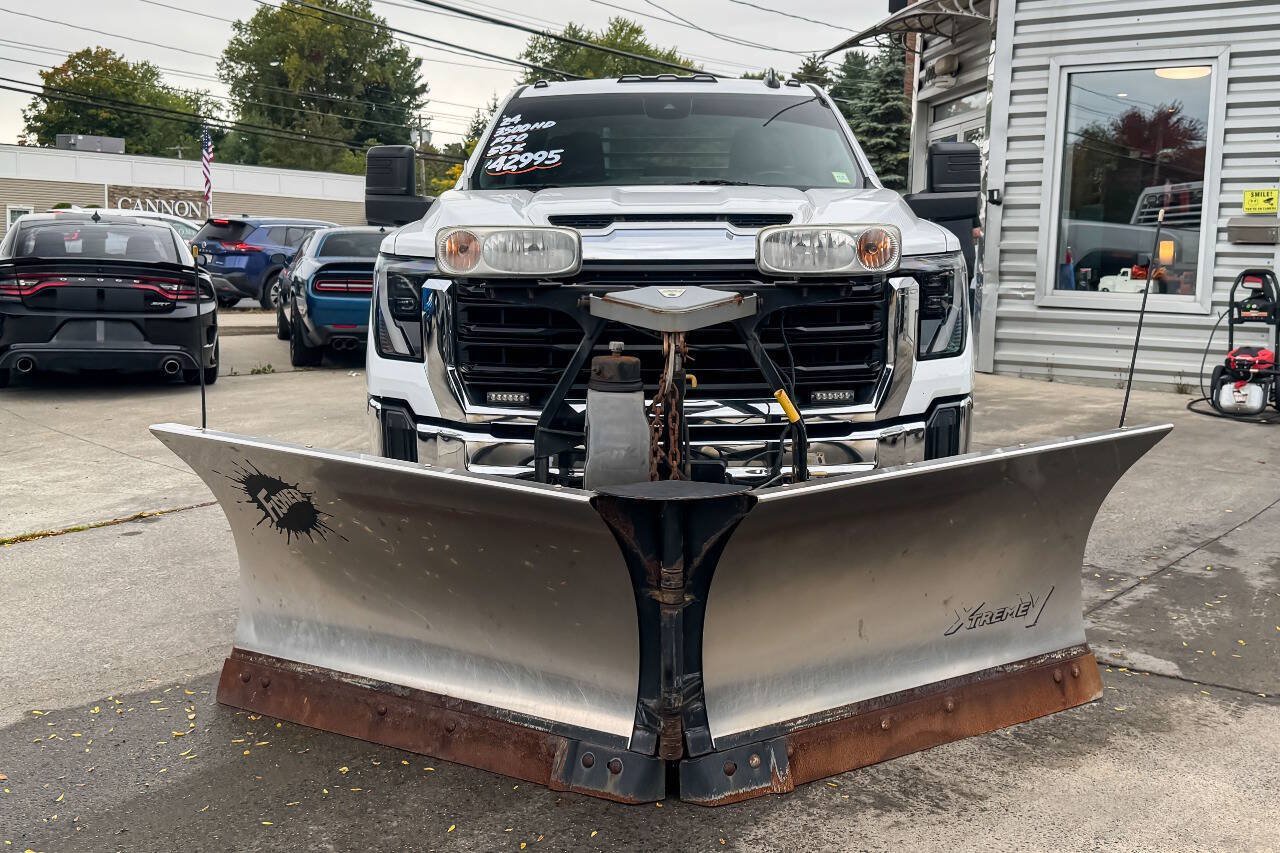 Used 2024 GMC Sierra 3500 Pro AWD/4WD image 8