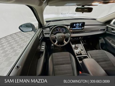 Used 2024 Mitsubishi Outlander SE Black Edition image 24