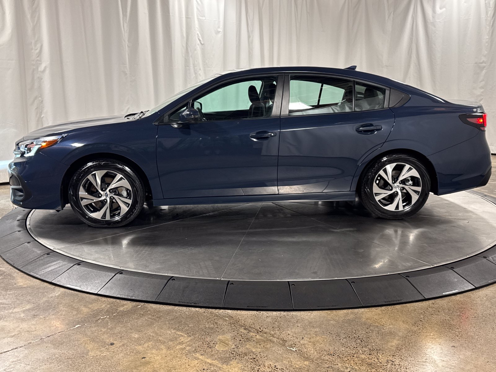 Used 2025 Subaru Legacy Premium AWD/4WD image 8