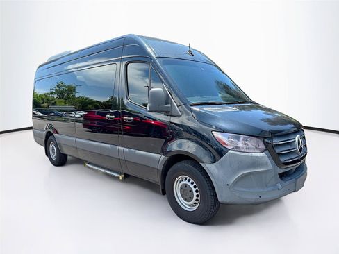 Used 2022 Mercedes-Benz Sprinter 2500 image 6