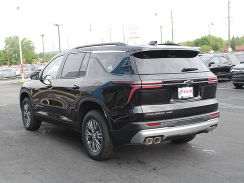 New 2026 Chevrolet Traverse LT w/ Driver Confidence Package AWD/4WD image 5