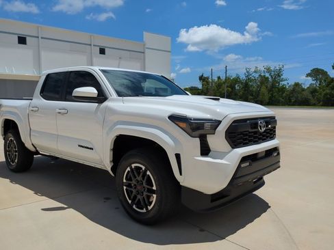 Certified 2024 Toyota Tacoma TRD Sport RWD image 3