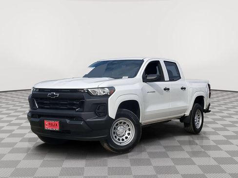 Used 2026 Chevrolet Colorado W/T RWD image 2