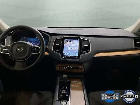 Used 2025 Volvo XC90 B6 Plus image 5