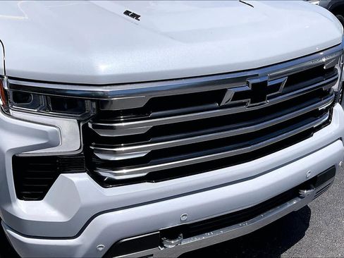 Certified 2026 Chevrolet Silverado 1500 High Country AWD/4WD image 29