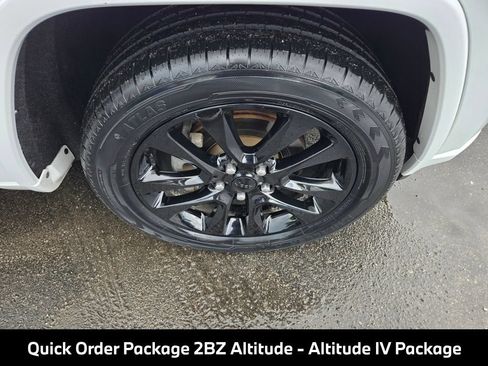 Used 2019 Jeep Grand Cherokee Altitude RWD image 10