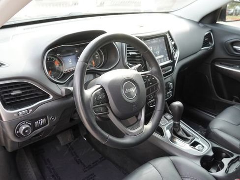 Used 2019 Jeep Cherokee Limited FWD image 18