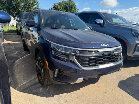 Used 2024 Kia Seltos SX w/ SX Sunroof Package AWD/4WD image 4