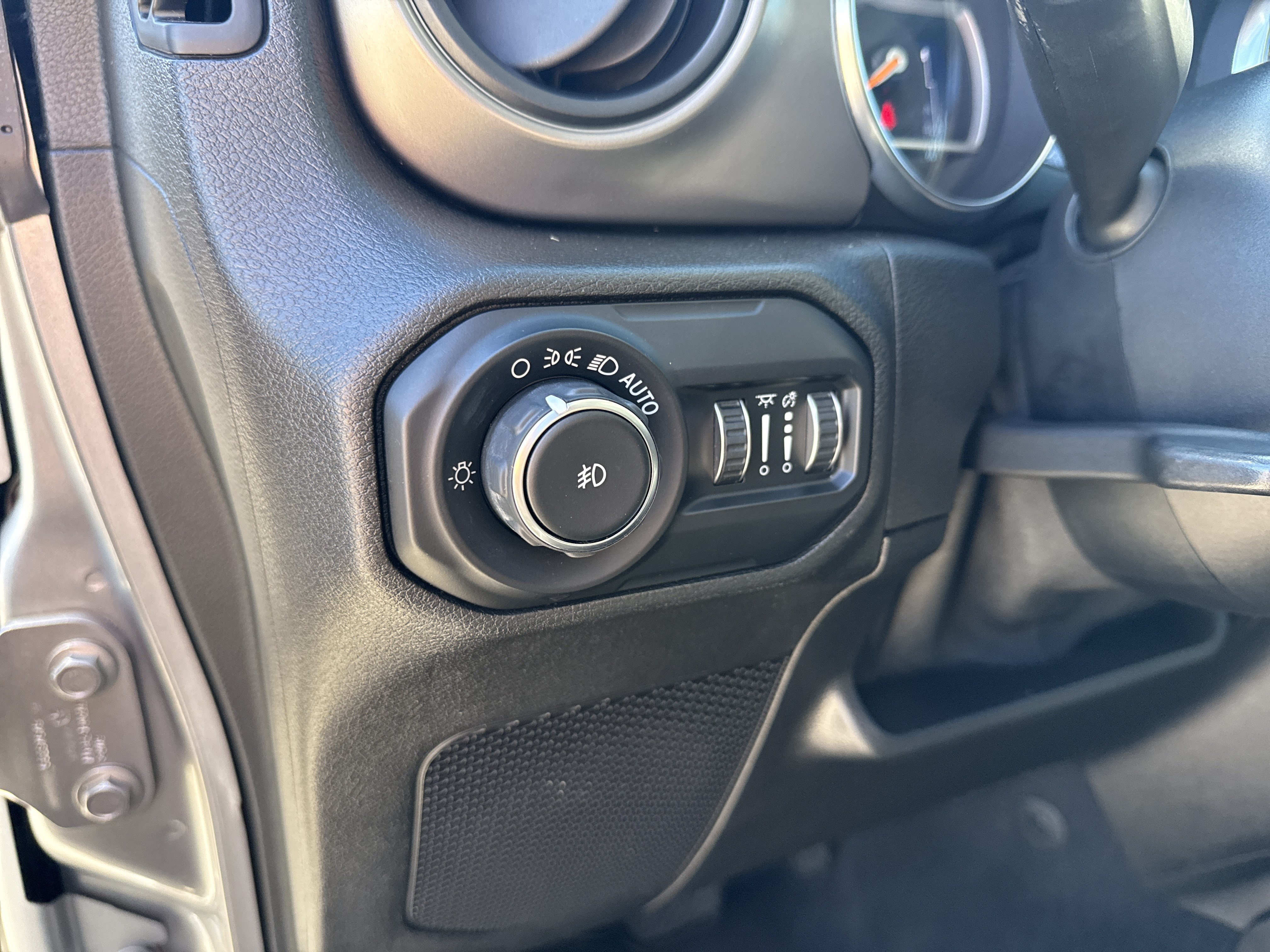 Used 2020 Jeep Wrangler Sport AWD/4WD image 26