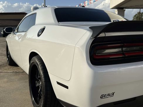 Used 2021 Dodge Challenger R/T w/ Blacktop Package image 9