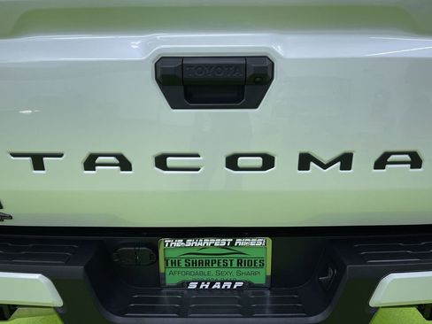 Used 2026 Toyota Tacoma TRD Sport image 12