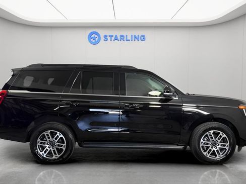 Used 2026 Ford Expedition Active RWD image 11