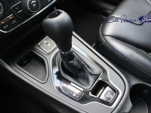 Used 2021 Jeep Cherokee Latitude Plus FWD image 16