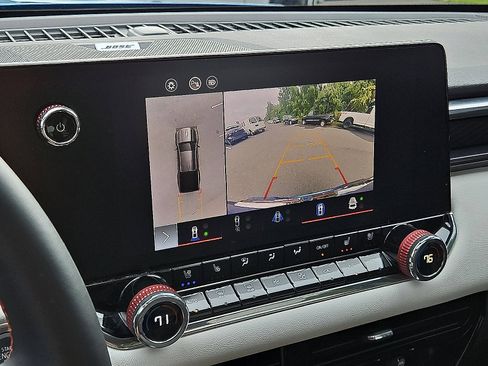 Certified 2024 GMC Canyon AT4X image 18