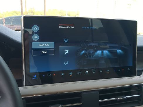 New 2026 Lincoln Corsair Reserve image 18