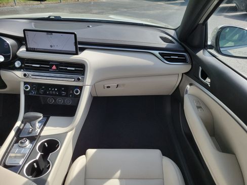Used 2025 Genesis G70 2.5T RWD image 21