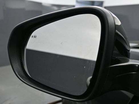 Used 2024 Chevrolet Trax RS w/ Driver Confidence Package image 4