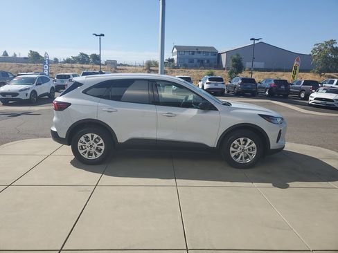 New 2025 Ford Escape Active w/ Active Premium Tech Pack image 6