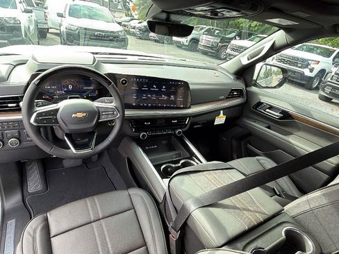 New 2026 Chevrolet Suburban High Country AWD/4WD image 22