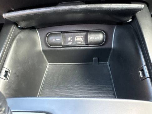 Used 2018 Kia Sorento AWD image 17