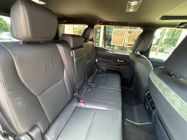 Certified 2025 Lexus GX 550 w/ Accessory Package (CT) AWD/4WD image 30