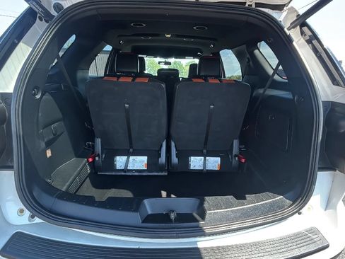 Used 2019 Ford Explorer XLT w/ Equipment Group 202A FWD image 25
