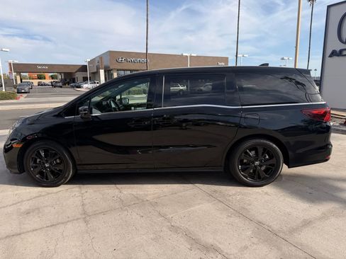 Used 2023 Honda Odyssey Sport image 2