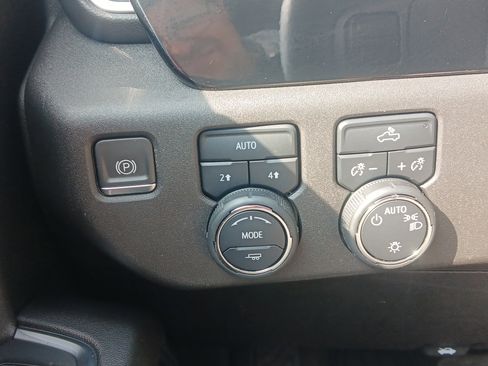 Used 2024 Chevrolet Silverado 1500 LT image 12