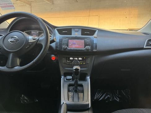 Used 2018 Nissan Sentra SV FWD image 15