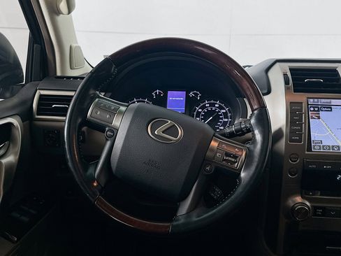 Used 2018 Lexus GX 460 image 18